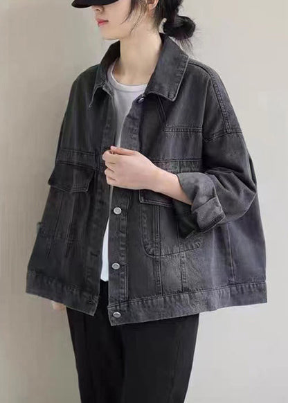 Well Tailored Coat with a Graceful Silhouette