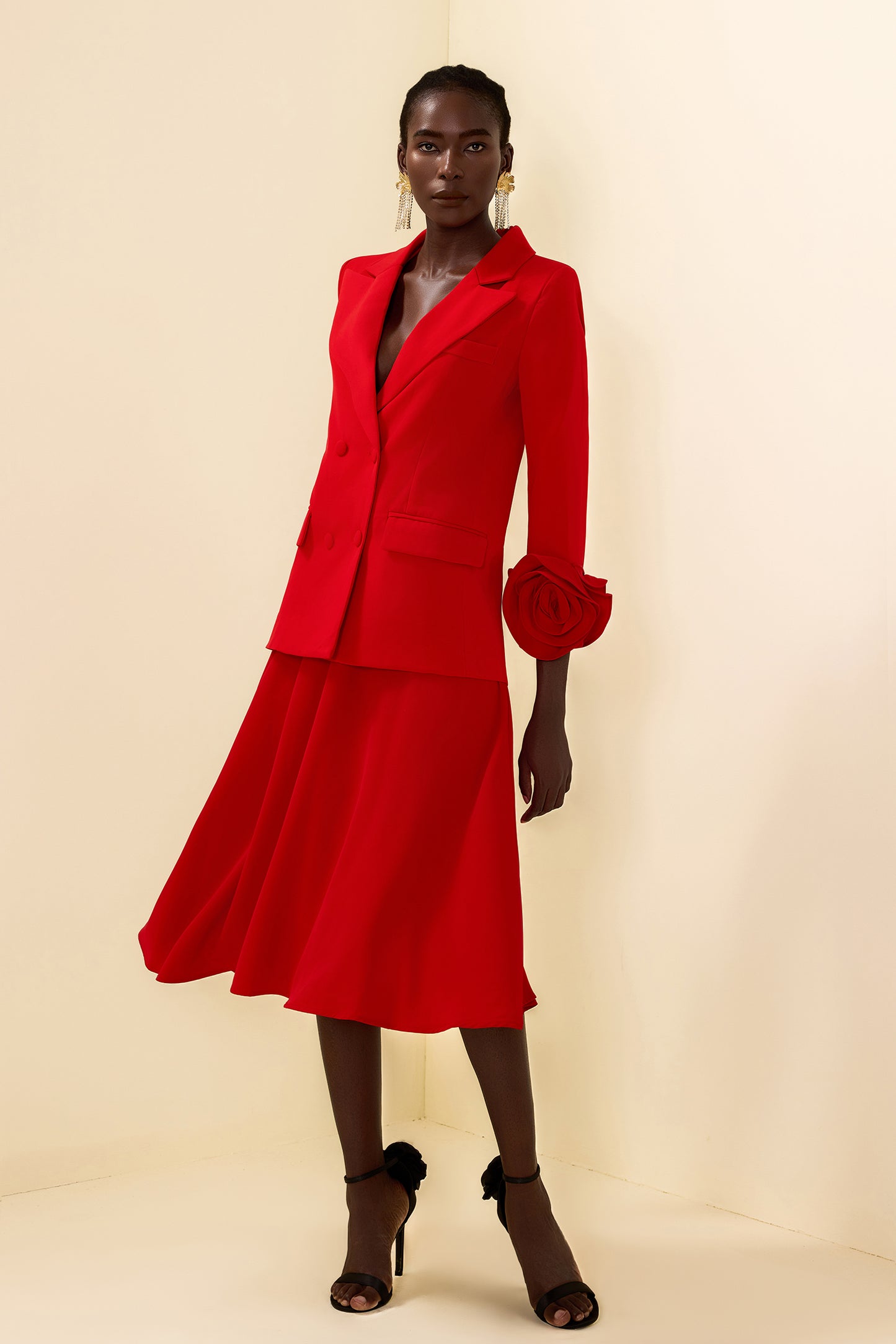 Effortlessly Elegant Garment with a Timeless Design