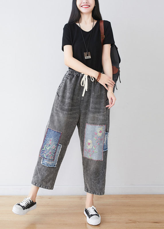 Effortlessly Elegant Pants with a Timeless Design