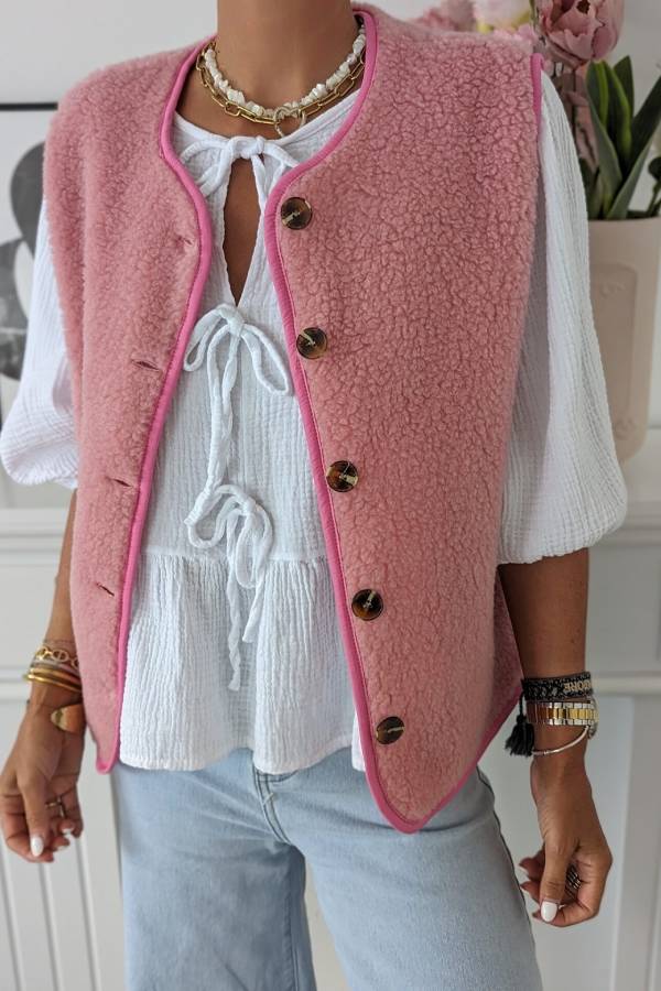 Beautifully Finished Coat in a Timeless Design