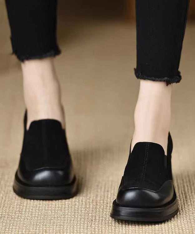 Effortlessly Elegant Shoes with a Timeless Design