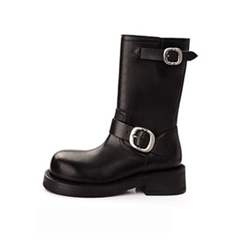 Beautifully Finished Boots in a Timeless Design