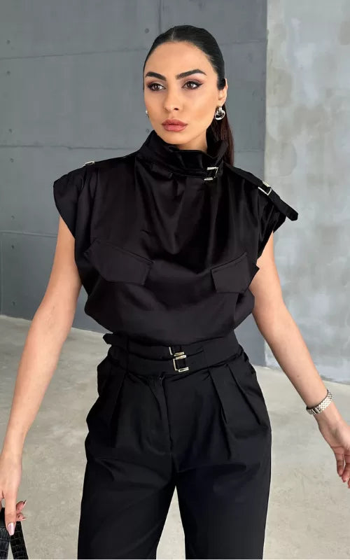 Effortlessly Elegant Garment with a Timeless Design
