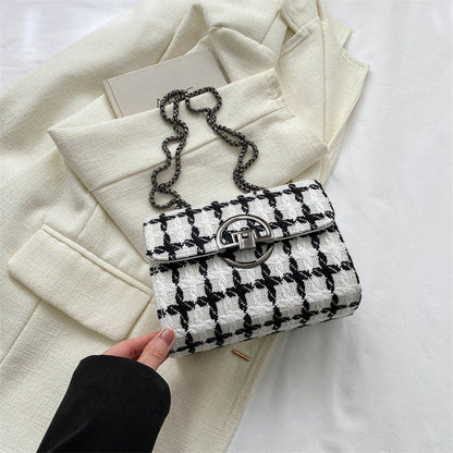 Beautifully Finished Bag in a Timeless Design