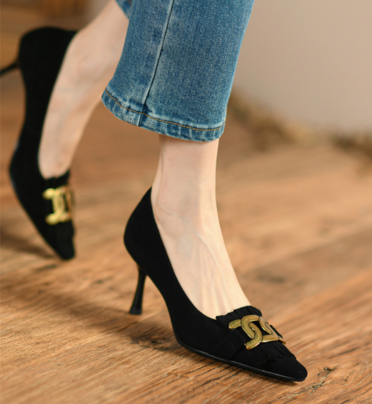 Polished Heels with an Effortless Classic Look