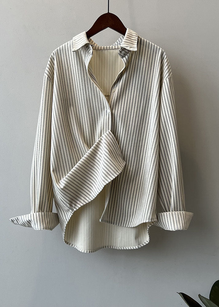 Classic Vintage Shirt with a Flattering Fit