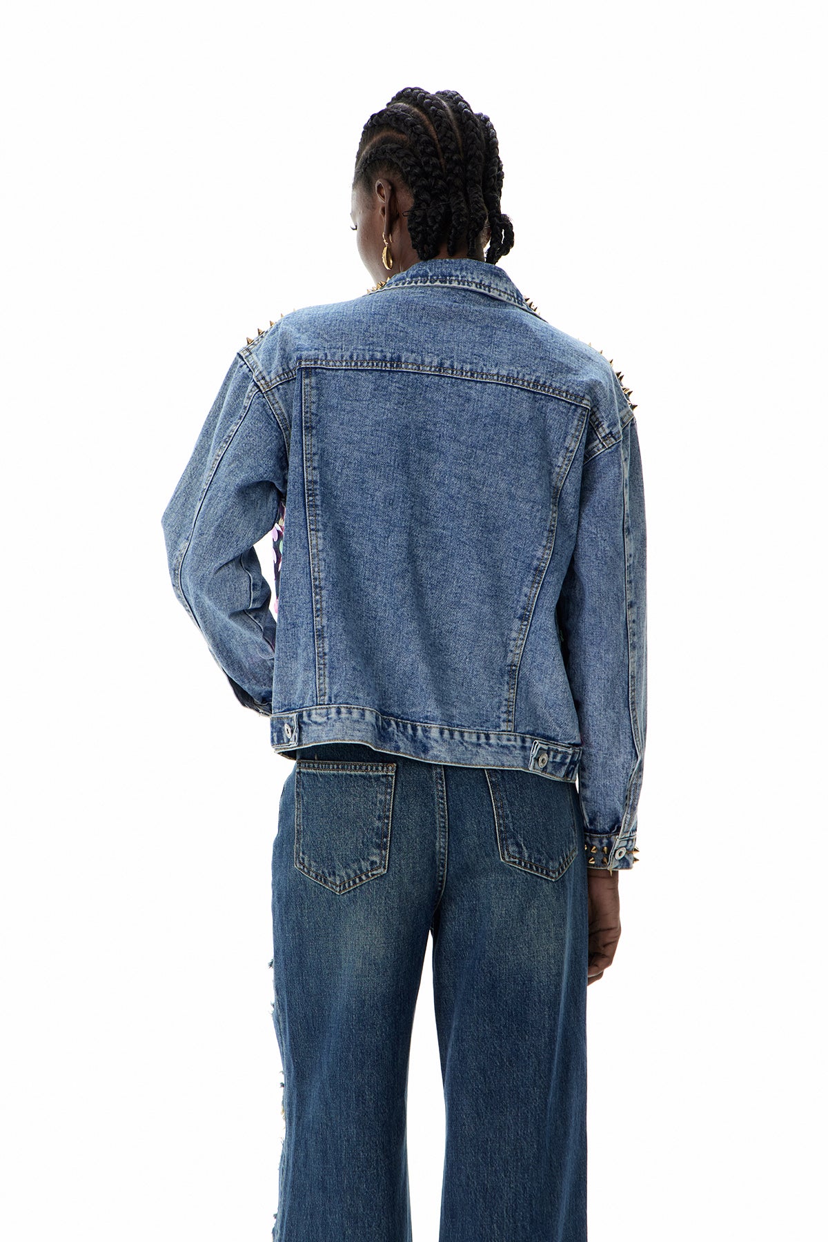 Gracefully Styled Jacket for Any Occasion