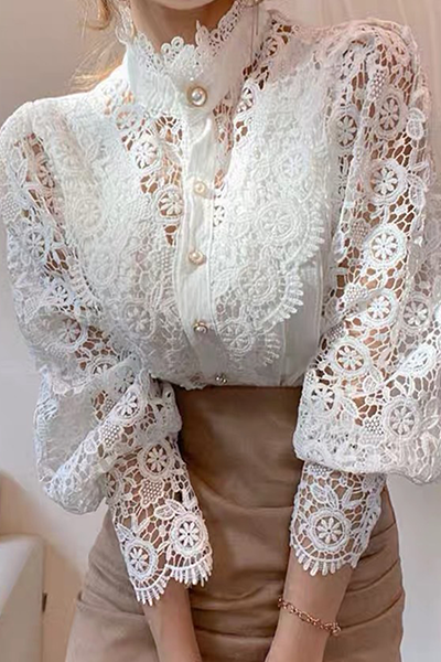 Well Tailored Blouse with a Graceful Silhouette