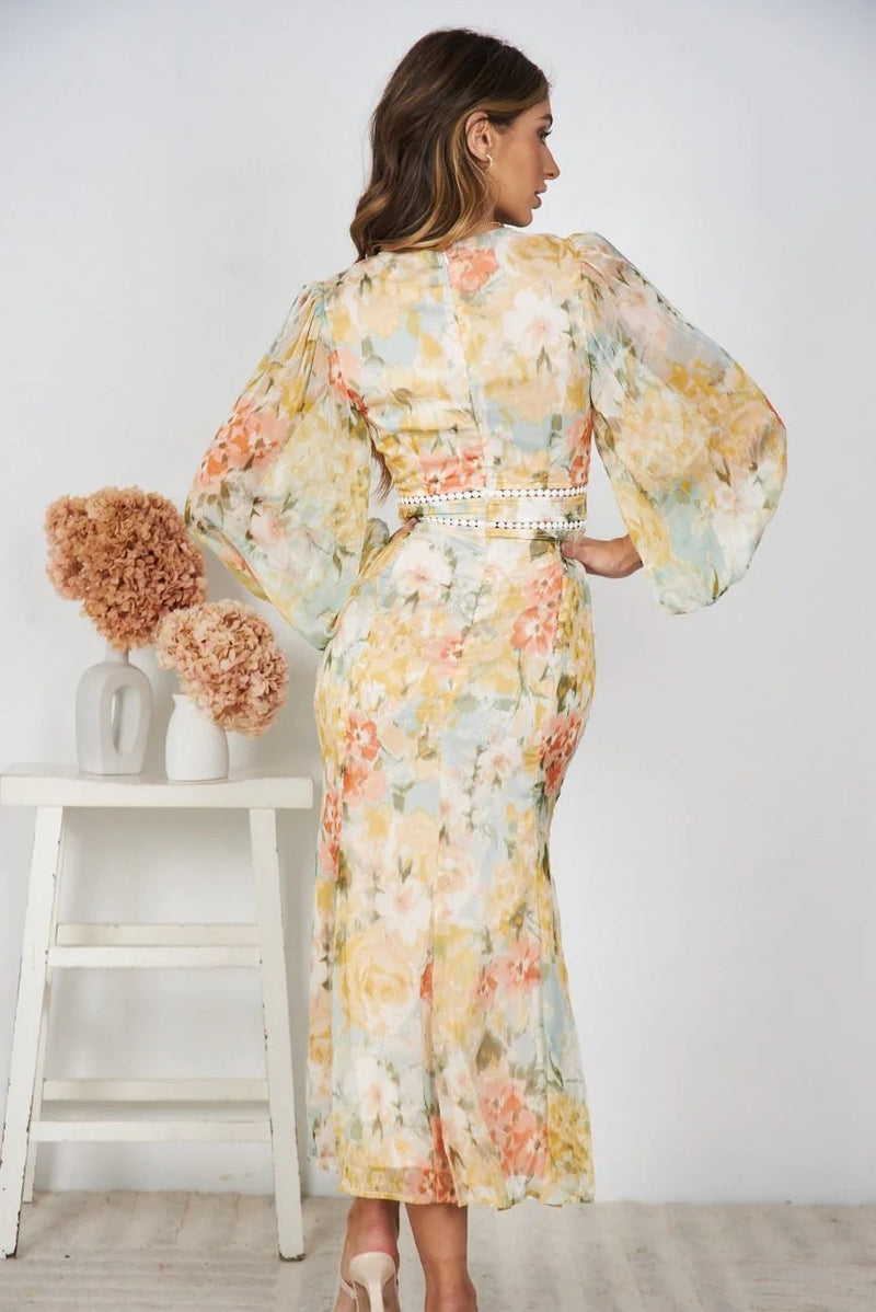 Beautifully Crafted Dress in a Classic Style