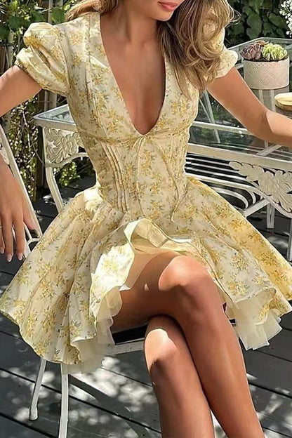 Effortlessly Elegant Dress with a Timeless Design