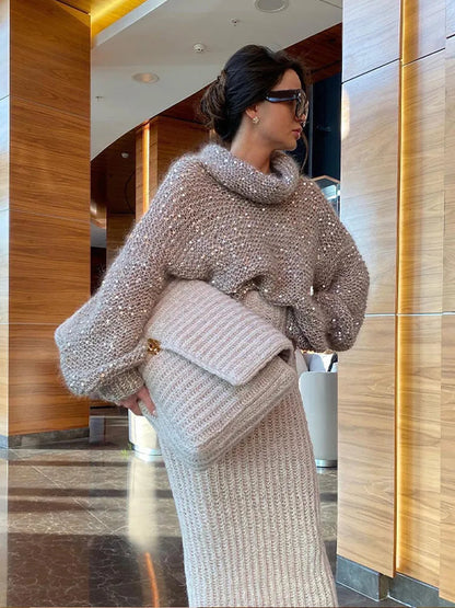 Well Tailored Sweater with a Graceful Silhouette