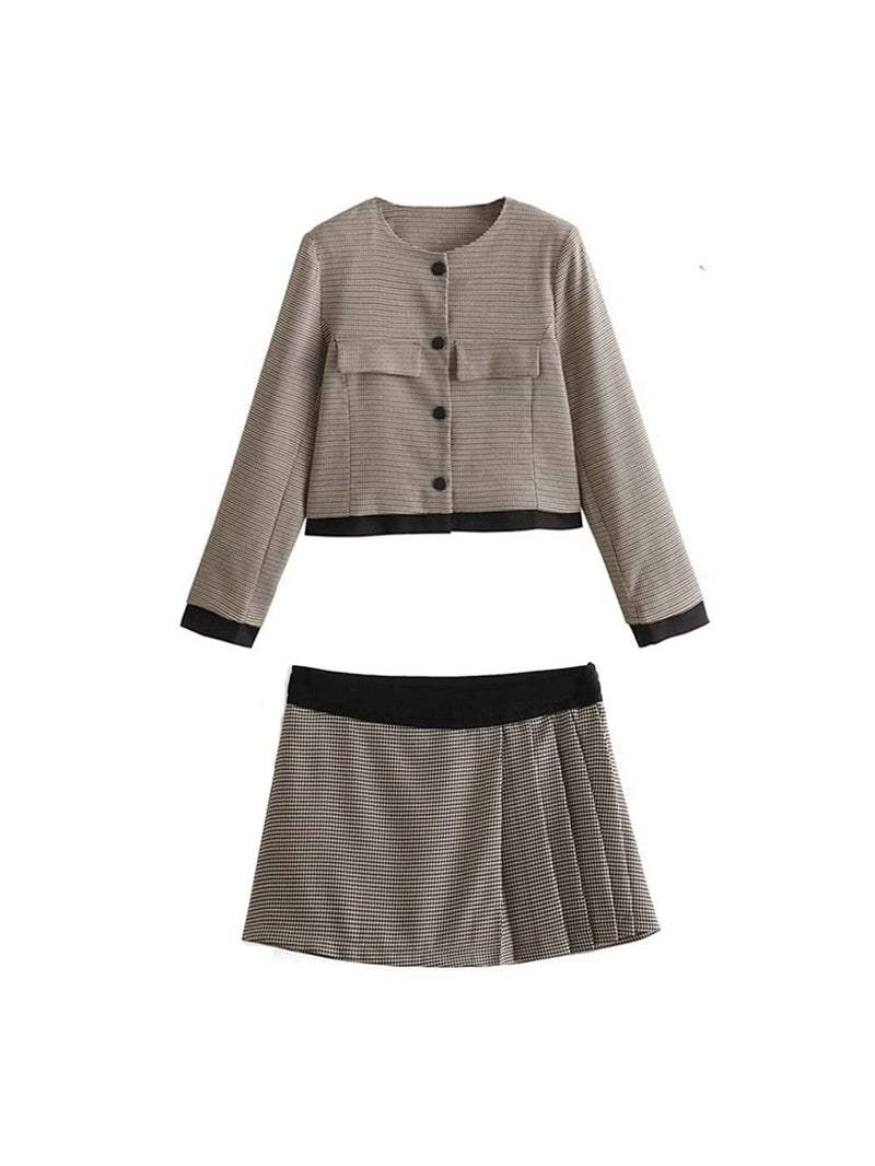 Effortlessly Elegant Garment with a Timeless Design