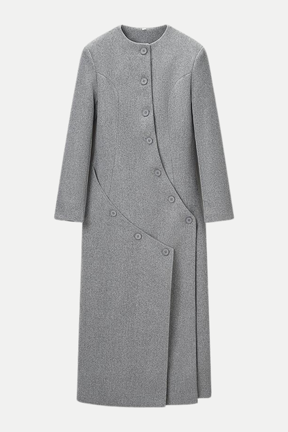 Well Tailored Coat with a Graceful Silhouette
