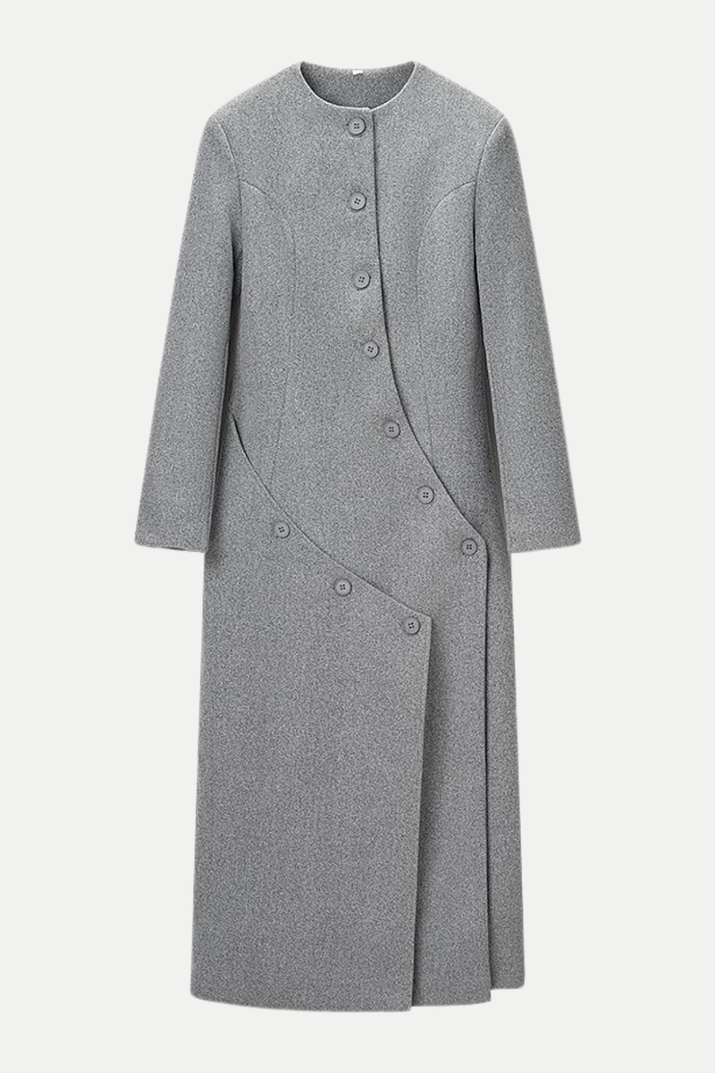 Well Tailored Coat with a Graceful Silhouette