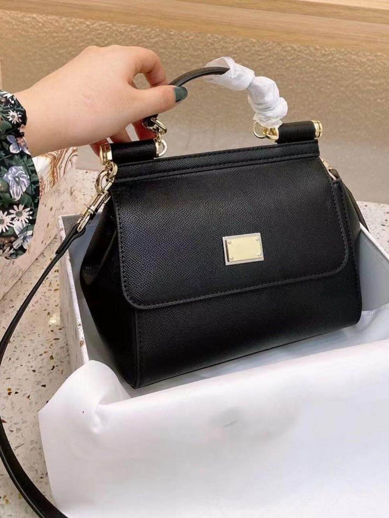 Classic Vintage Bag with a Flattering Fit