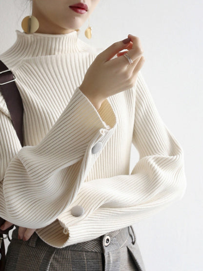 Effortlessly Elegant Sweater with a Timeless Design
