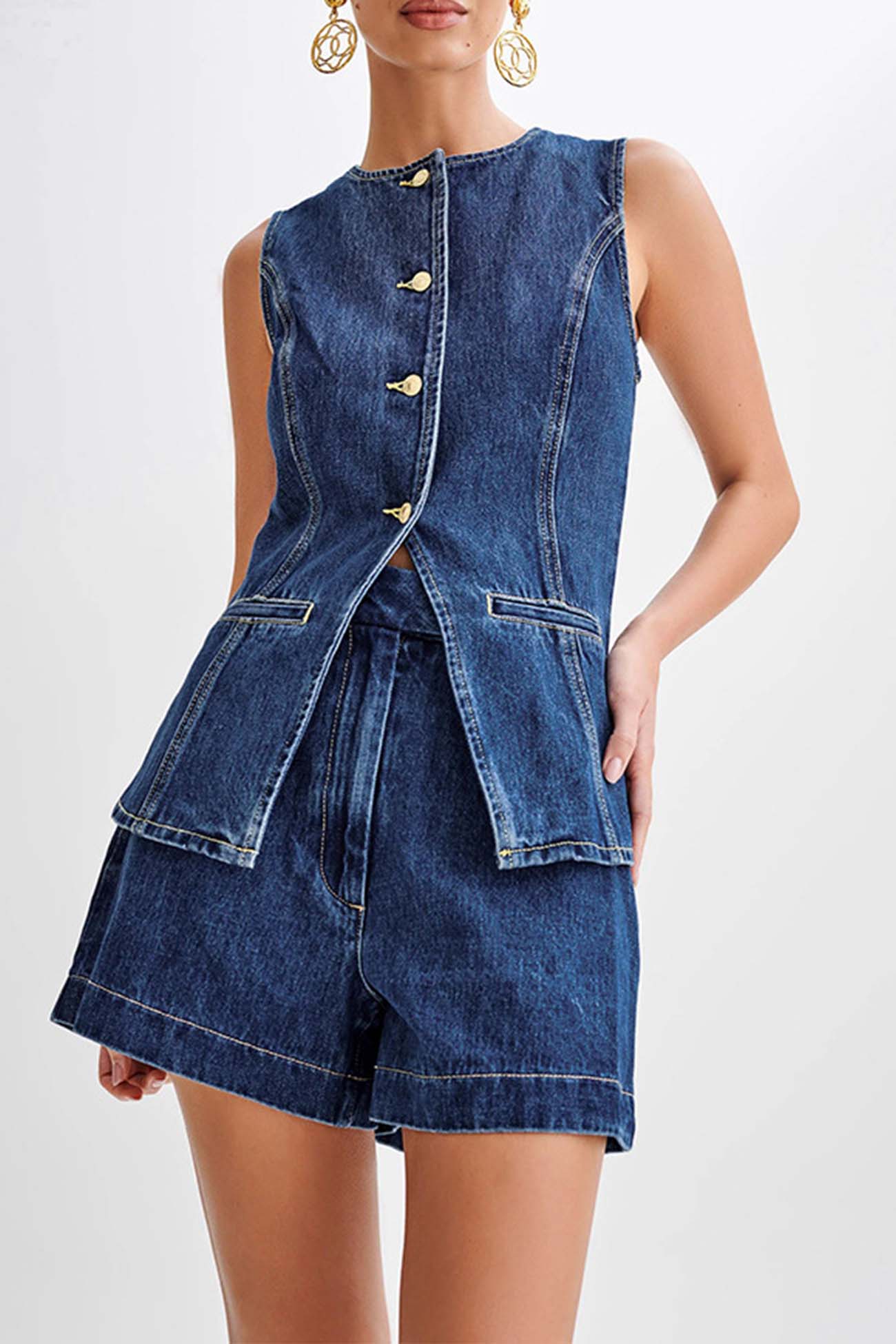 Classic Vintage & Enduringly Stylish Top