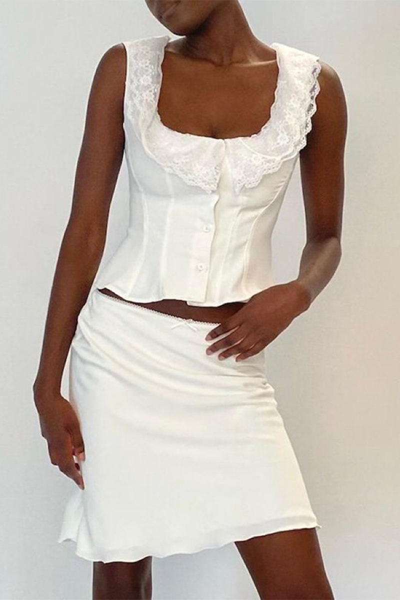 Well Tailored Top with a Graceful Silhouette