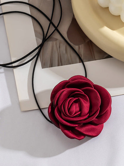 Effortlessly Elegant Garment with a Timeless Design