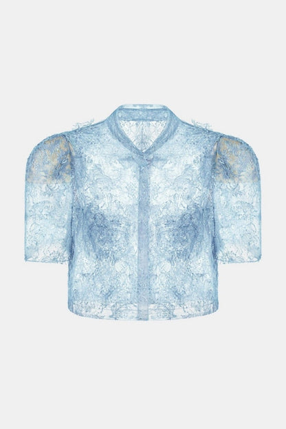 Well Tailored Top with a Graceful Silhouette