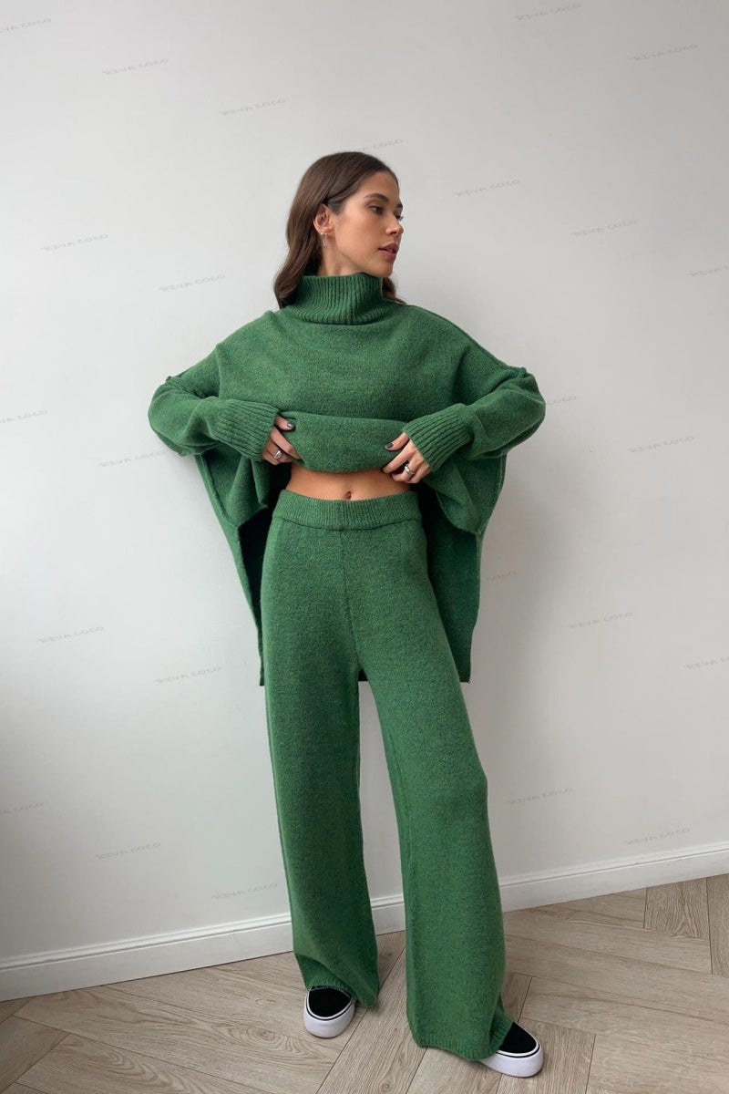 Classic Vintage Sweater with a Flattering Fit