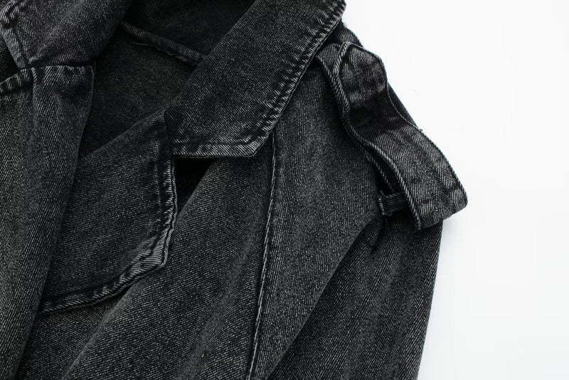 Gracefully Styled Coat for Any Occasion