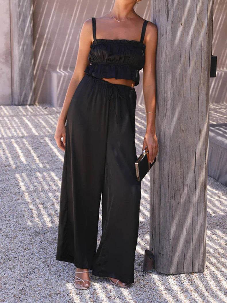 Effortlessly Elegant Garment with a Timeless Design