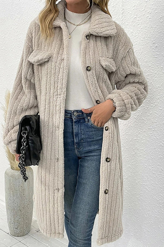 Well Tailored Coat with a Graceful Silhouette