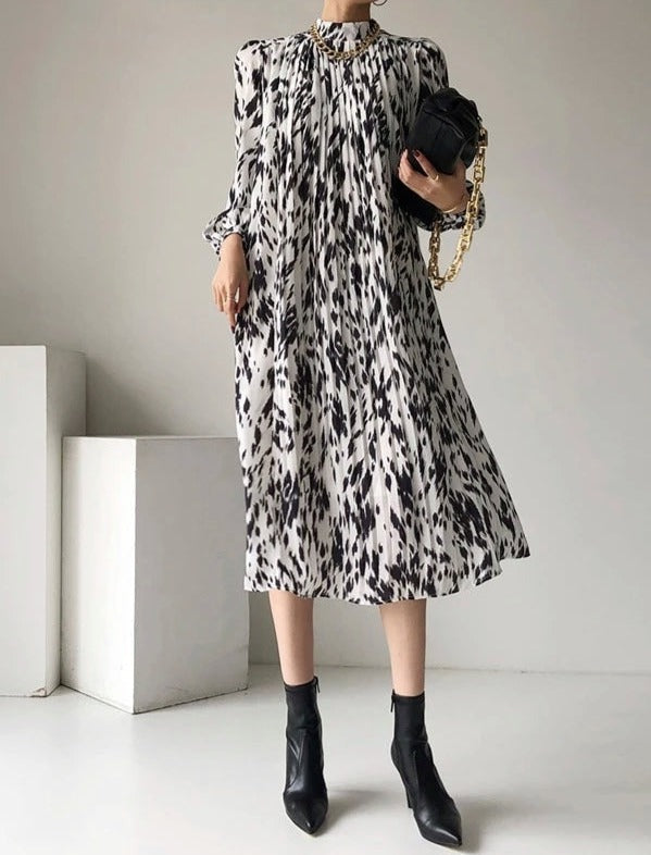 Sophisticated Dress with a Clean Classic Look