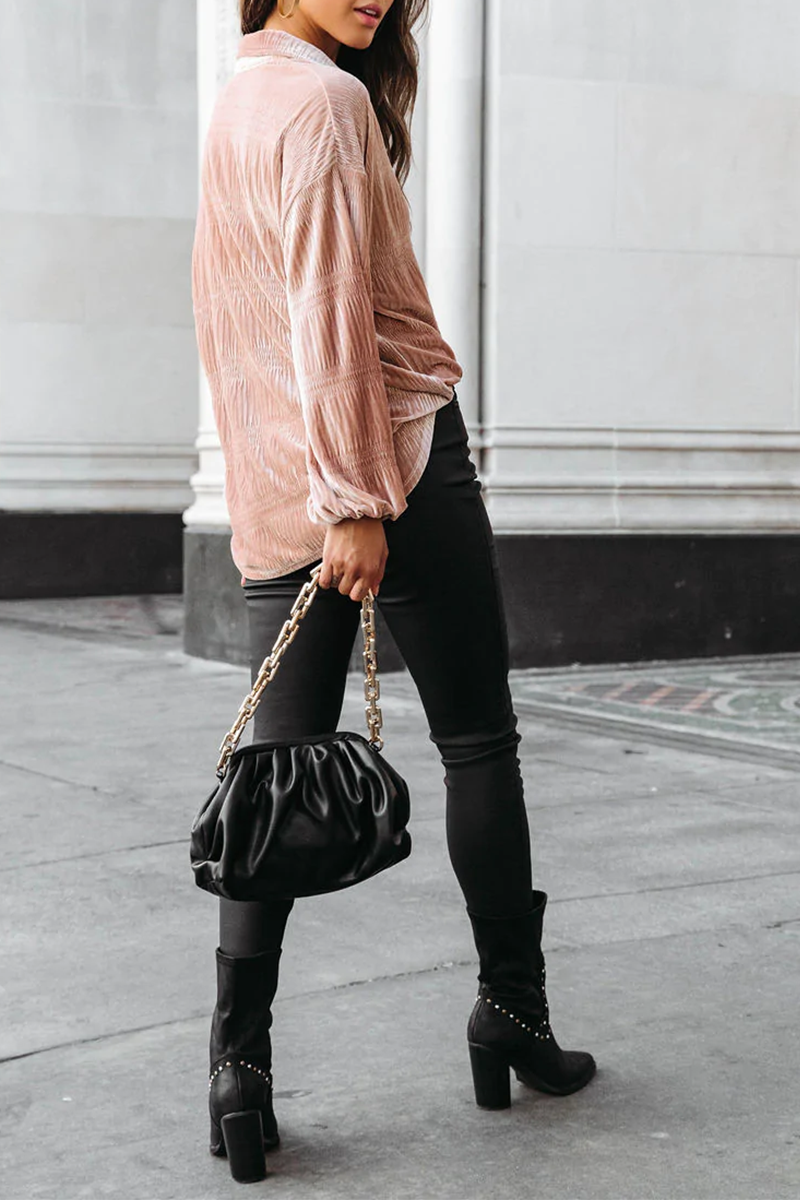Well Tailored Top with a Graceful Silhouette
