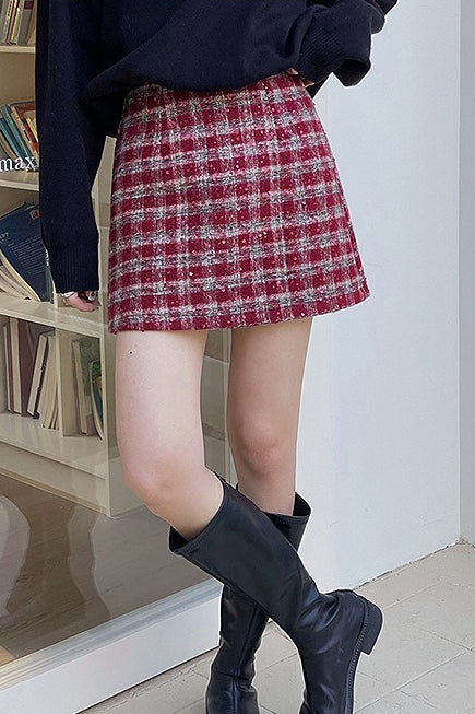 Sophisticated Garment with a Clean Classic Look