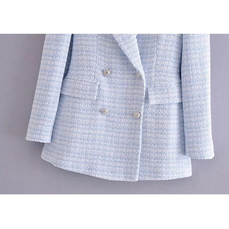 Gracefully Styled Garment for Any Occasion