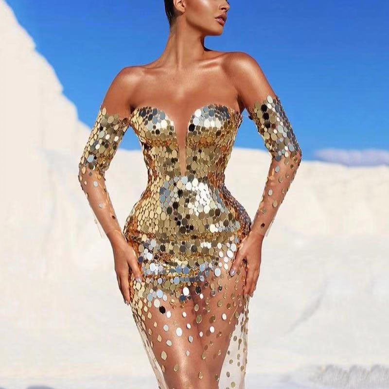 Well Tailored Dress with a Graceful Silhouette