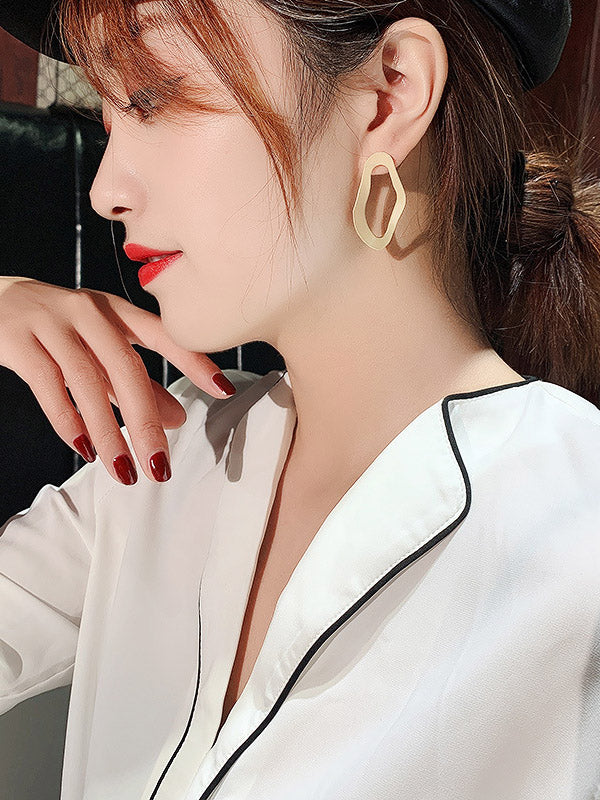 Gracefully Styled Garment for Any Occasion