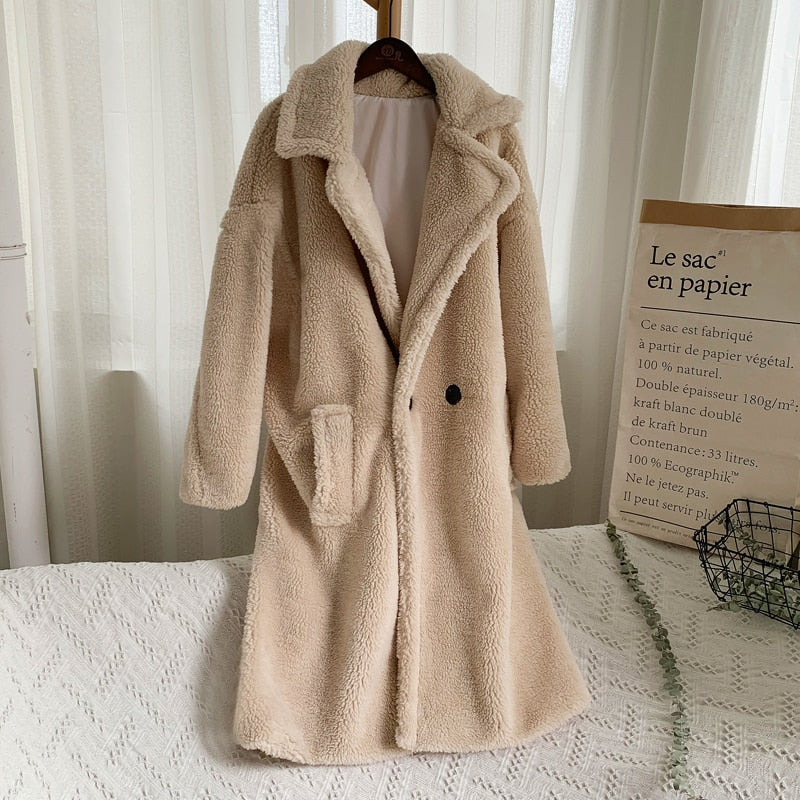 Gracefully Styled Coat for Any Occasion