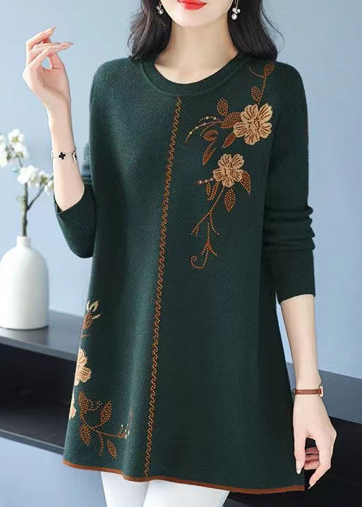 Classic Vintage Sweater with a Flattering Fit