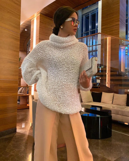 Well Tailored Sweater with a Graceful Silhouette