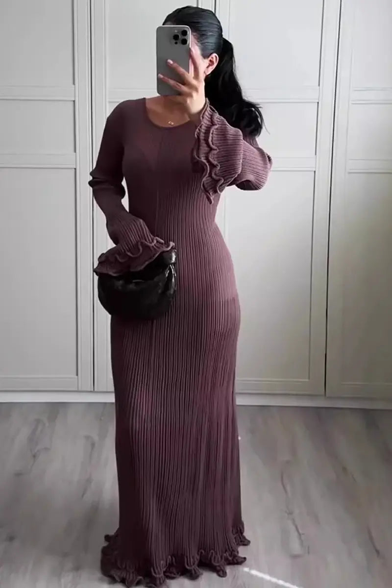 Effortlessly Elegant Dress with a Timeless Design