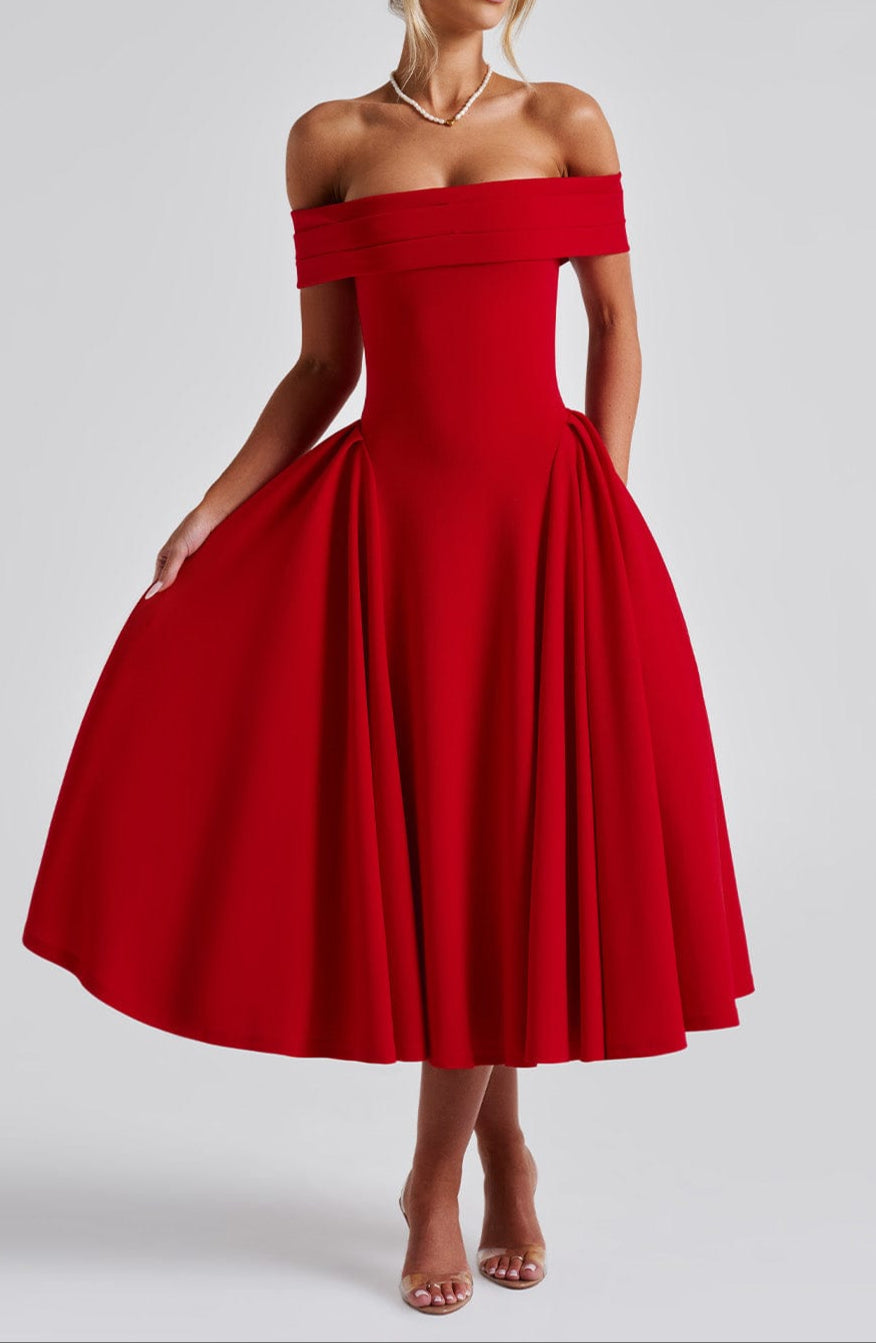 Well Tailored Dress with a Graceful Silhouette
