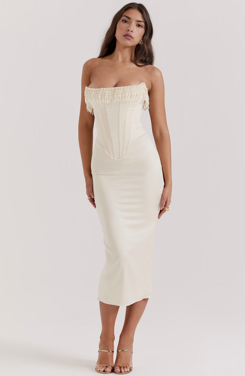 Beautifully Crafted Dress in a Classic Style