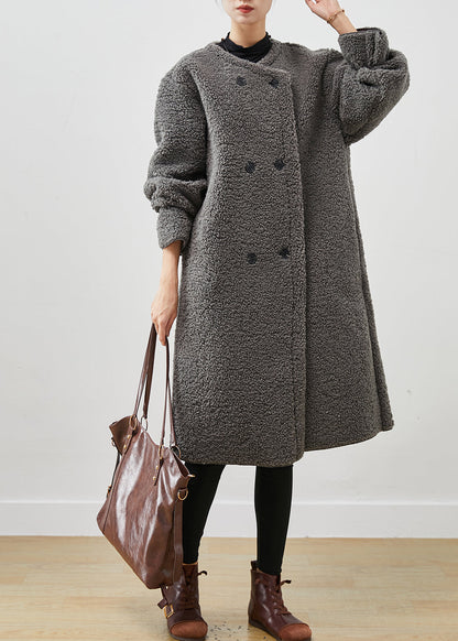 Well Tailored Coat with a Graceful Silhouette