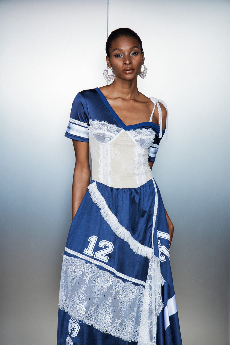 Beautifully Finished Dress in a Timeless Design