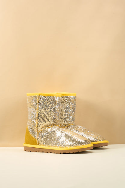 Well Tailored Boots with a Graceful Silhouette