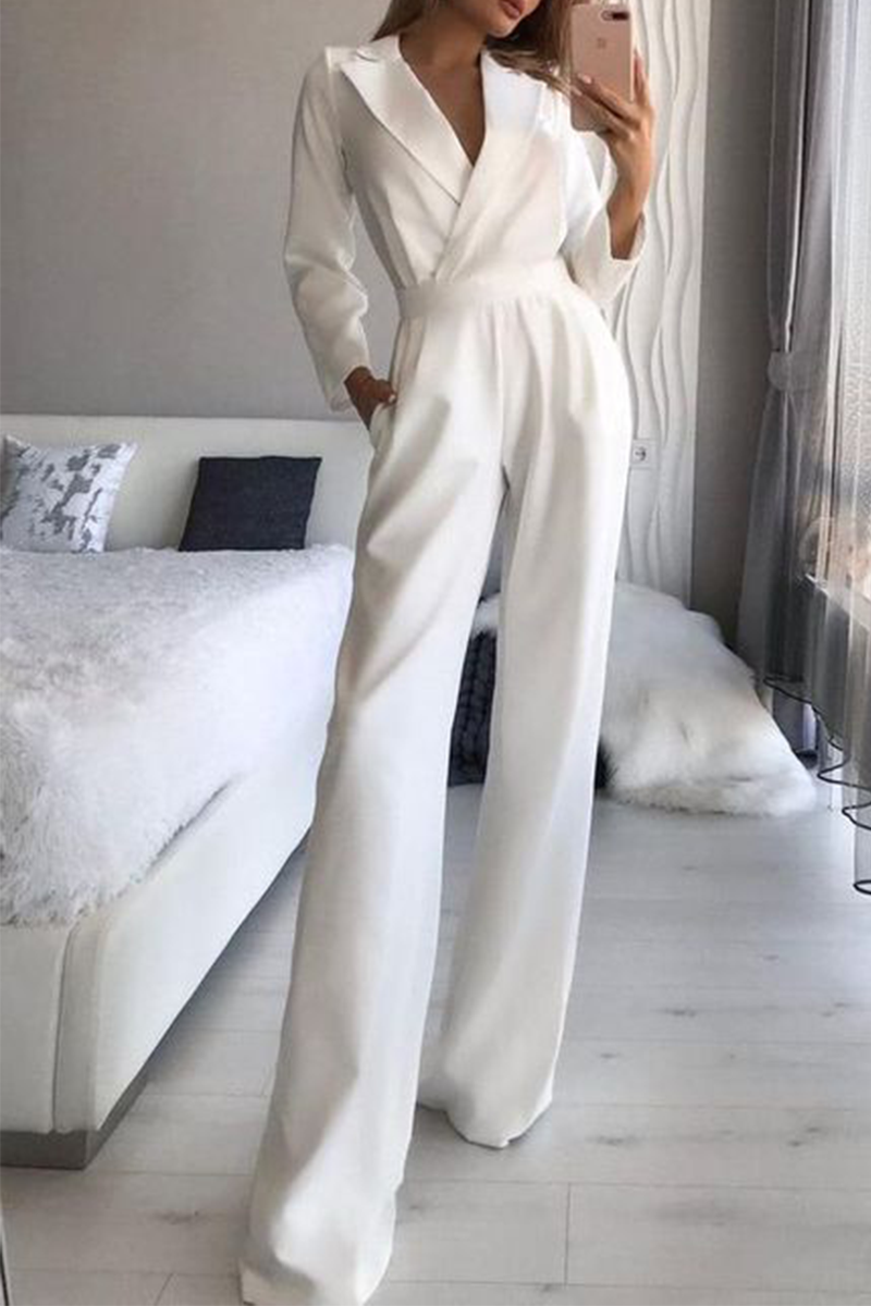 Effortlessly Elegant Garment with a Timeless Design