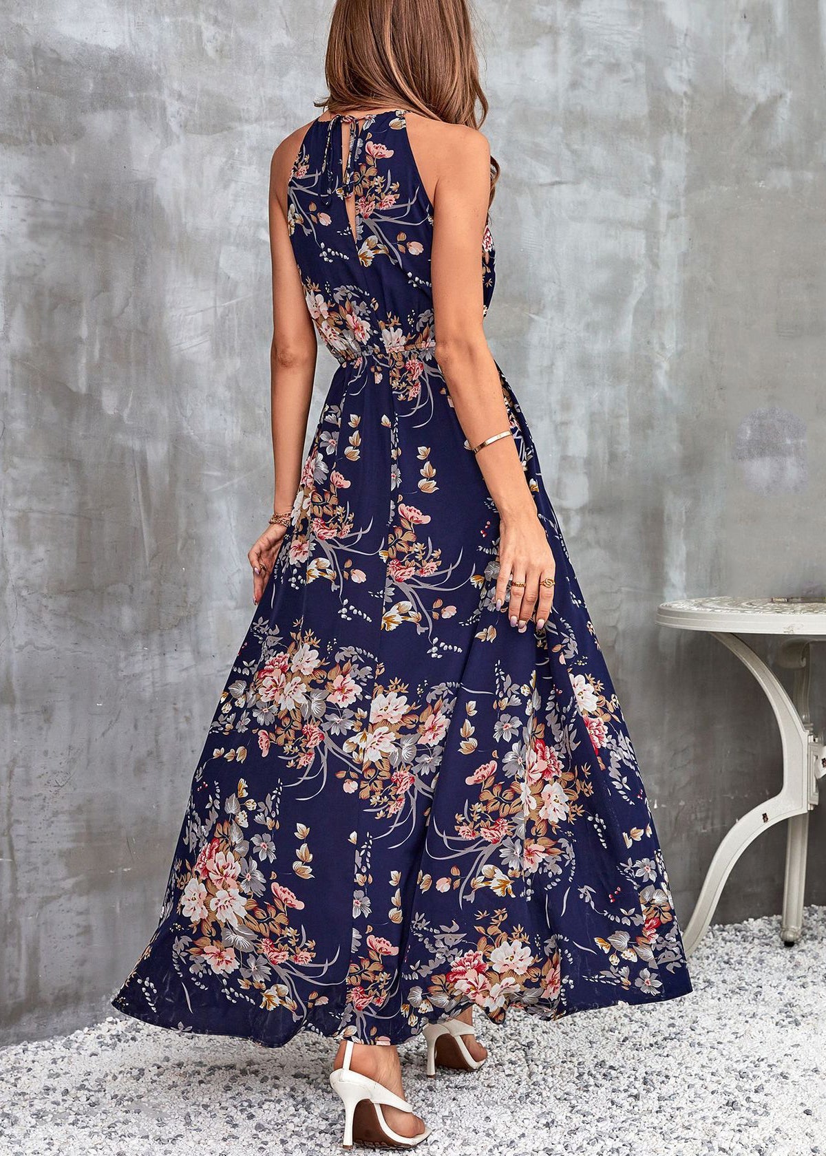 Classic Vintage Dress with a Flattering Fit