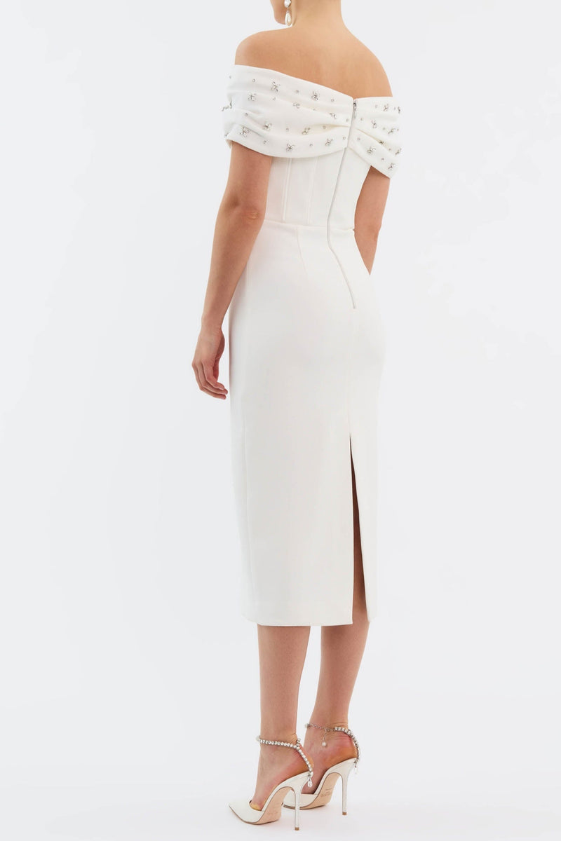 Sophisticated Dress with a Clean Classic Look