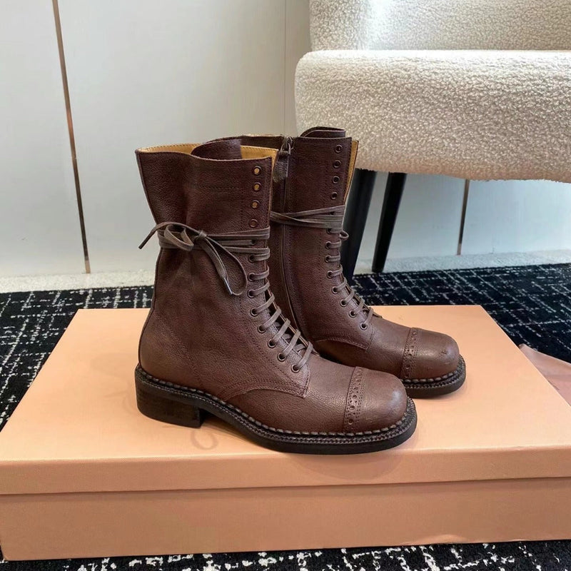 Well Tailored Boots with a Graceful Silhouette