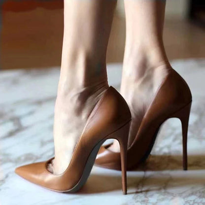 Classic Vintage Heels with a Flattering Fit
