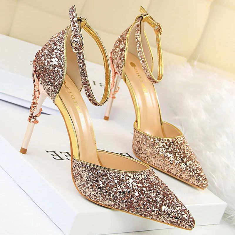 Gracefully Styled Garment for Any Occasion