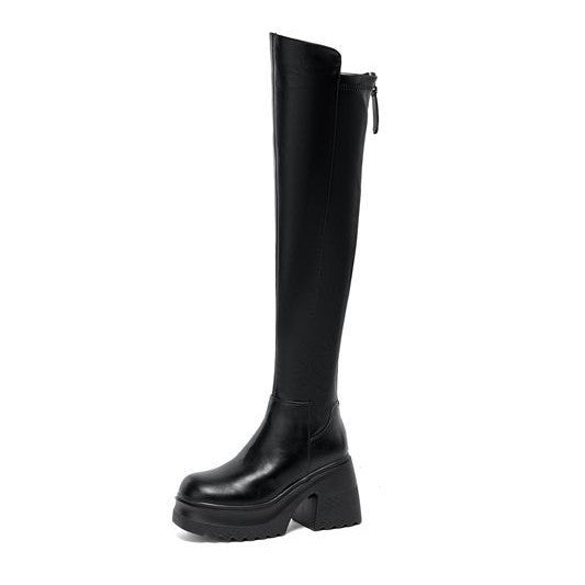 Effortlessly Elegant Boots with a Timeless Design